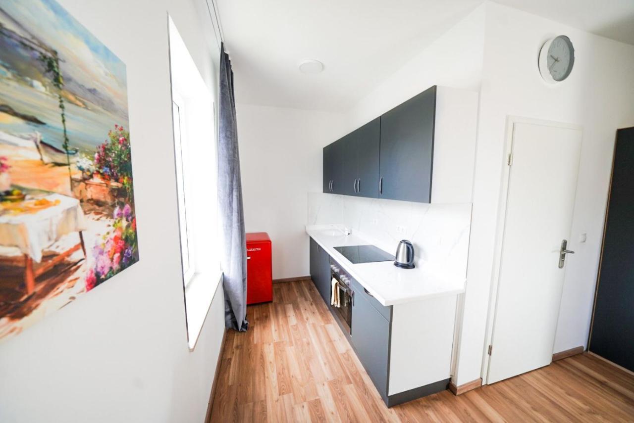 Hotel Zur Alten Stadtkellerei لبسيا المظهر الخارجي الصورة A typical kitchen in a student apartment
