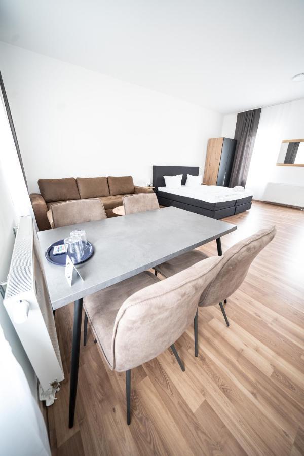 Hotel Zur Alten Stadtkellerei لبسيا المظهر الخارجي الصورة A typical serviced apartment in Berlin, Germany
