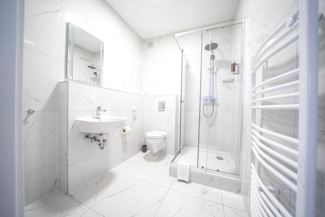 Hotel Zur Alten Stadtkellerei لبسيا المظهر الخارجي الصورة A shower room